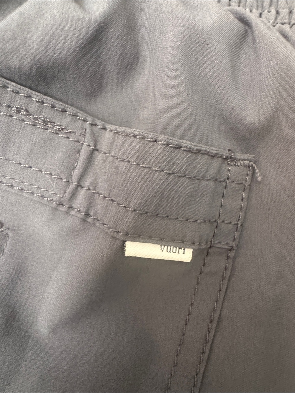 Vuori Men’s Kore Short in Grey Lined - Picture 6 of 7